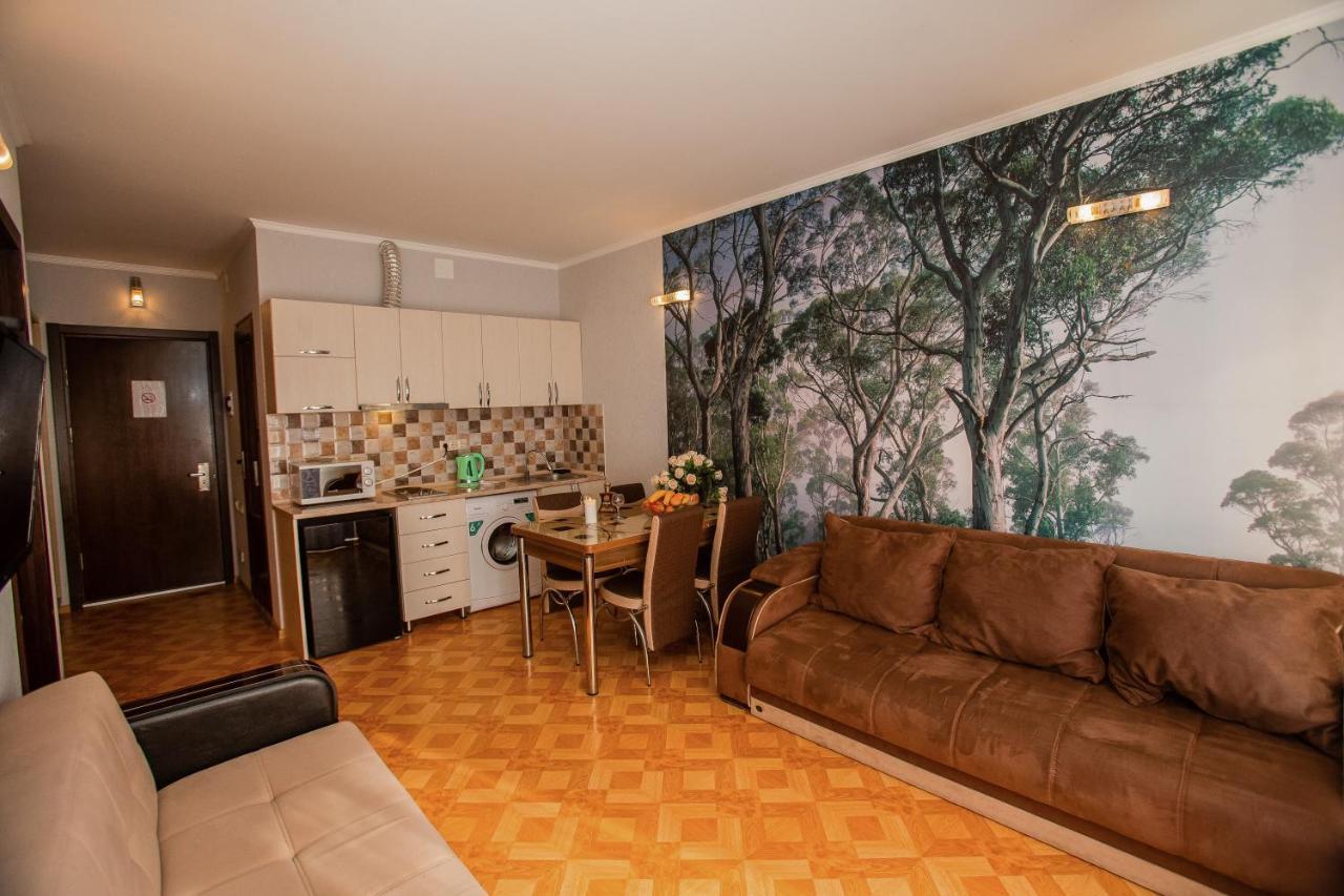 Tower Apartments バトゥーミ エクステリア 写真