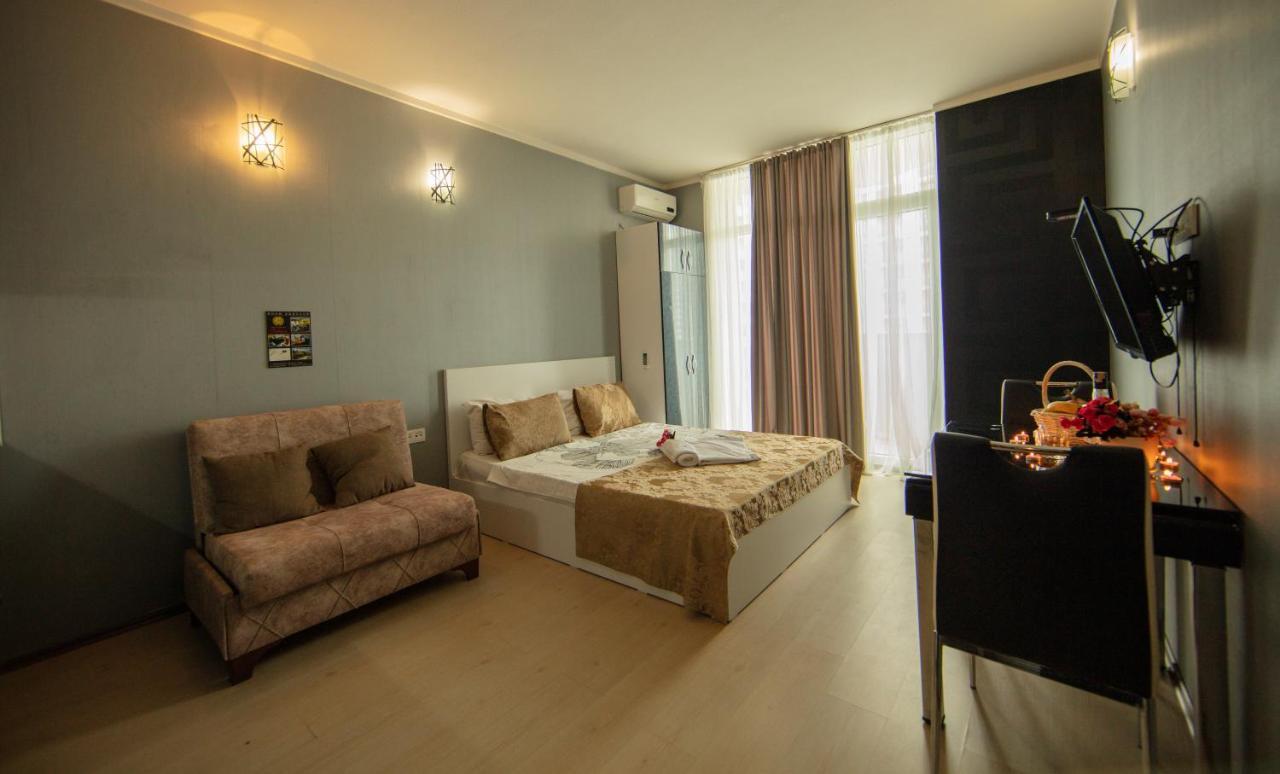 Tower Apartments バトゥーミ エクステリア 写真