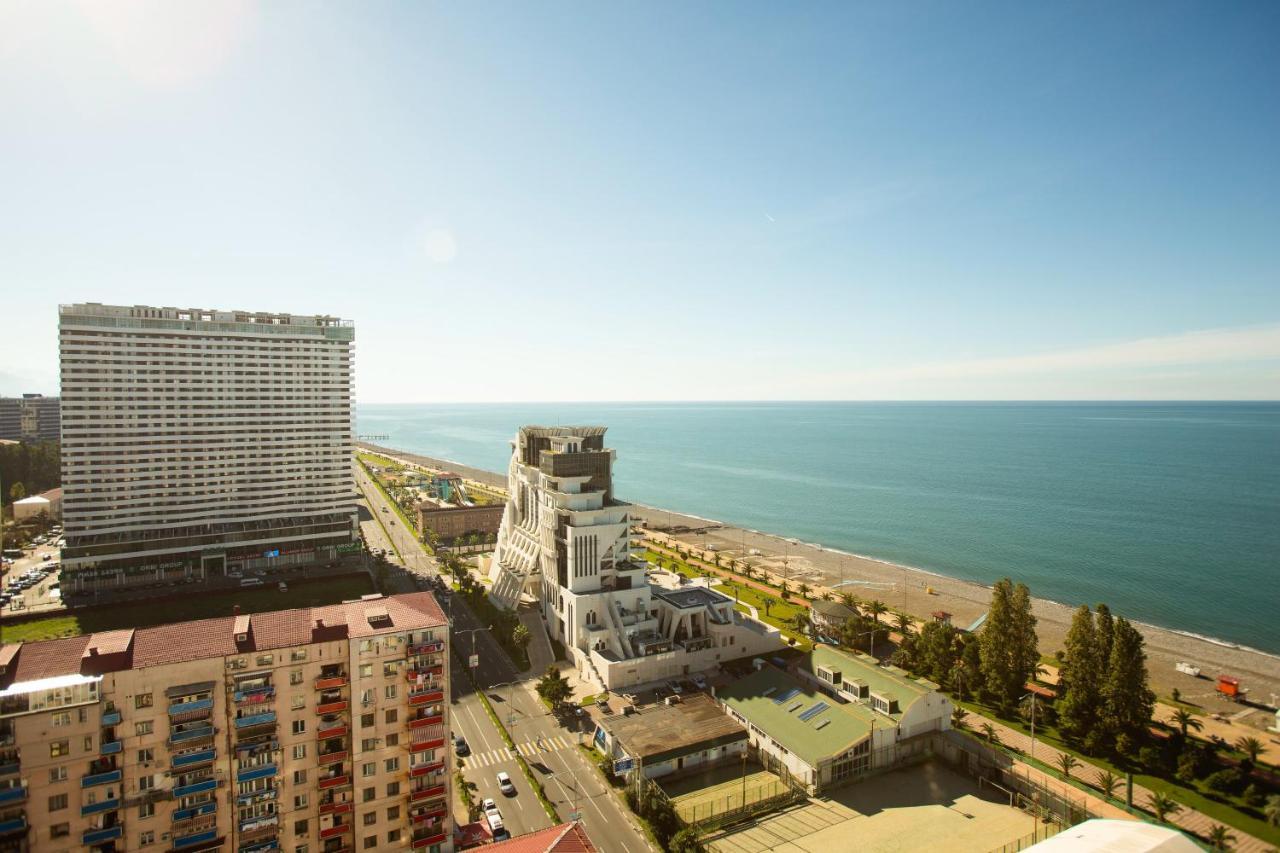 Tower Apartments バトゥーミ エクステリア 写真