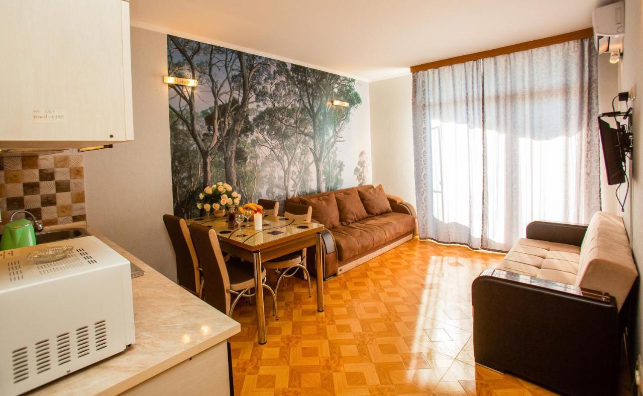 Tower Apartments バトゥーミ エクステリア 写真