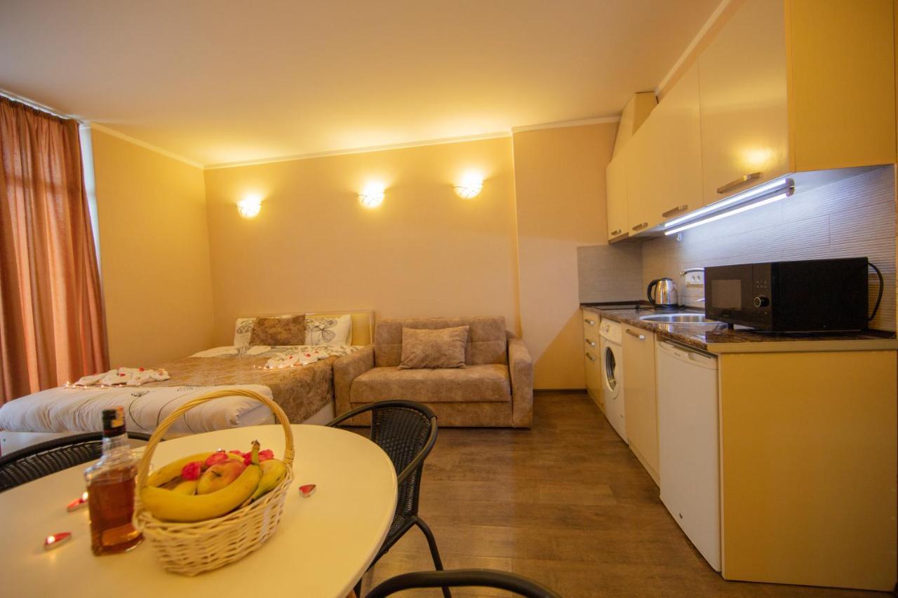 Tower Apartments バトゥーミ エクステリア 写真