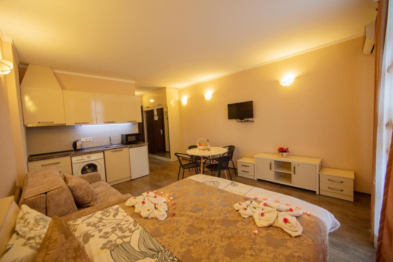 Tower Apartments バトゥーミ エクステリア 写真