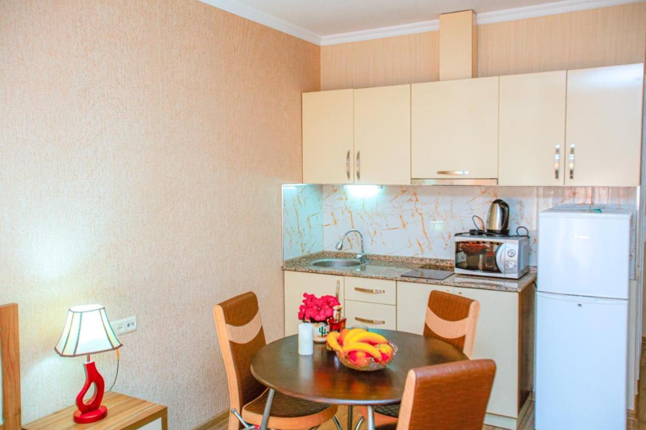 Tower Apartments バトゥーミ エクステリア 写真