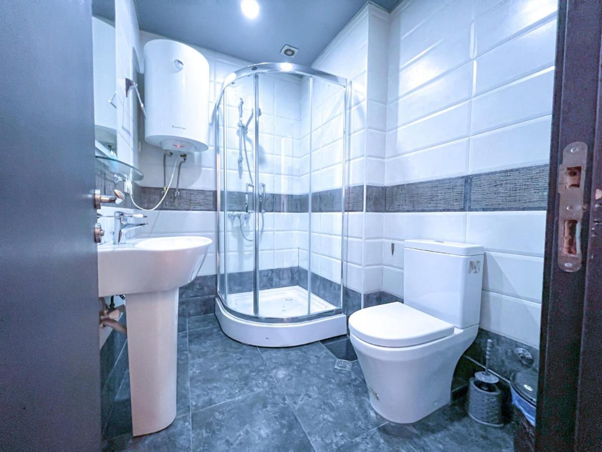 Tower Apartments バトゥーミ エクステリア 写真